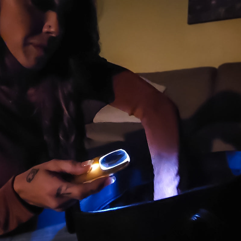Pocket Zoom™ Recharge | Mini Magnifier With LED Light